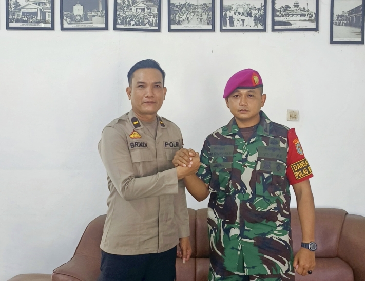 Wakapolsek, Ipda Brimen Sihotang dan Letda (Mar.) Eko Kurniawan.
