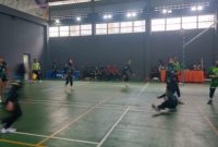SERU: Pertandingan bola voli putri berlangsung seru. (ist/sadamanews.com)